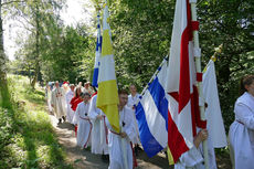Festgottesdienst zum 1.000 Todestag des Heiligen Heimerads auf dem Hasunger Berg (Foto: Karl-Franz Thiede) Festgottesdienst zum 1.000 Todestag des Heiligen Heimerads auf dem Hasunger Berg (Foto: Karl-Franz Thiede)